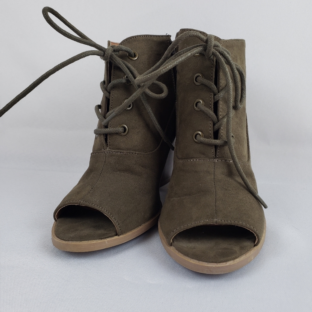 Qupid faux suede heel booties Size 6.5